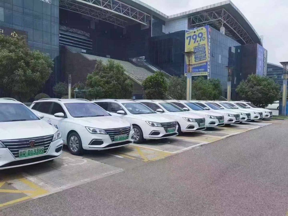 榮威 i5  2019款  1.5L 手動(dòng)領(lǐng)豪版圖片