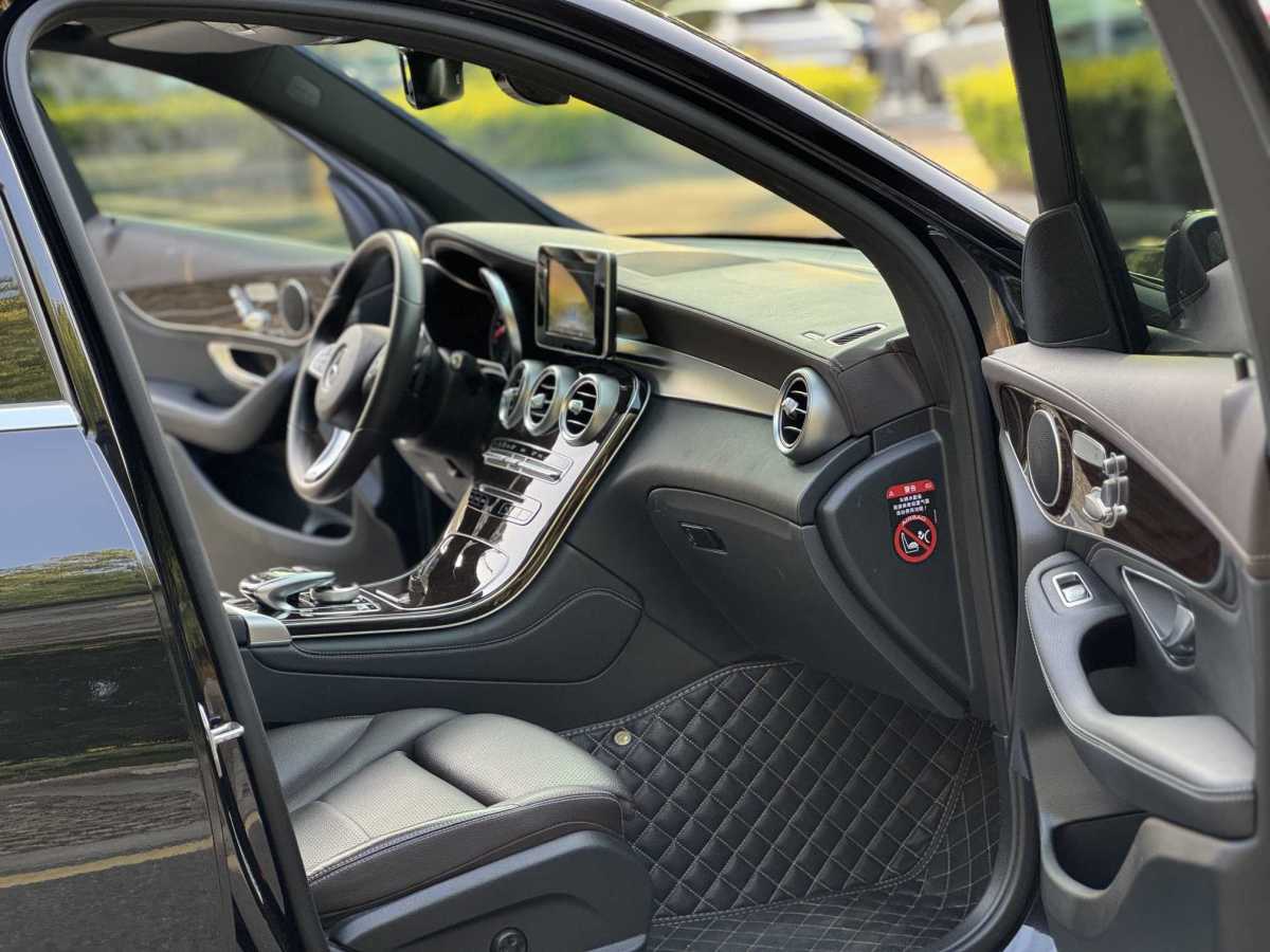 奔驰 奔驰GLC  2018款 改款 GLC 260 4MATIC 豪华型图片