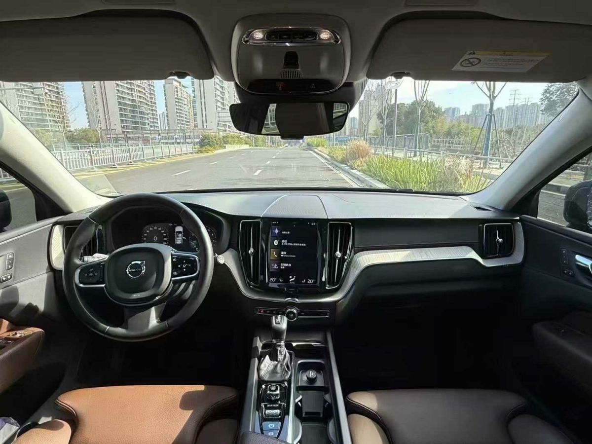 沃爾沃 XC60  2020款 T4 智行豪華版圖片