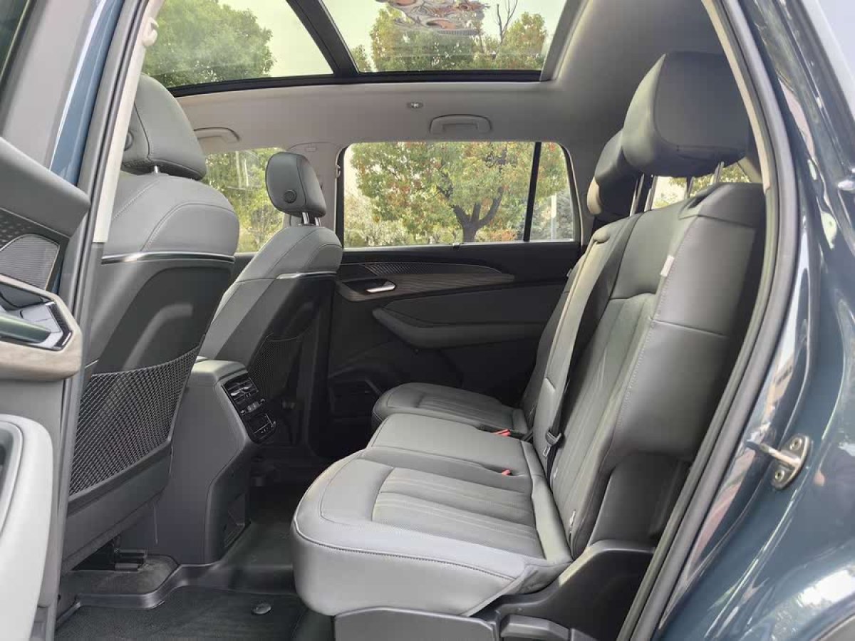 奧迪 奧迪Q6  2022款 45 TFSI quattro 齊云型 羽林套裝圖片