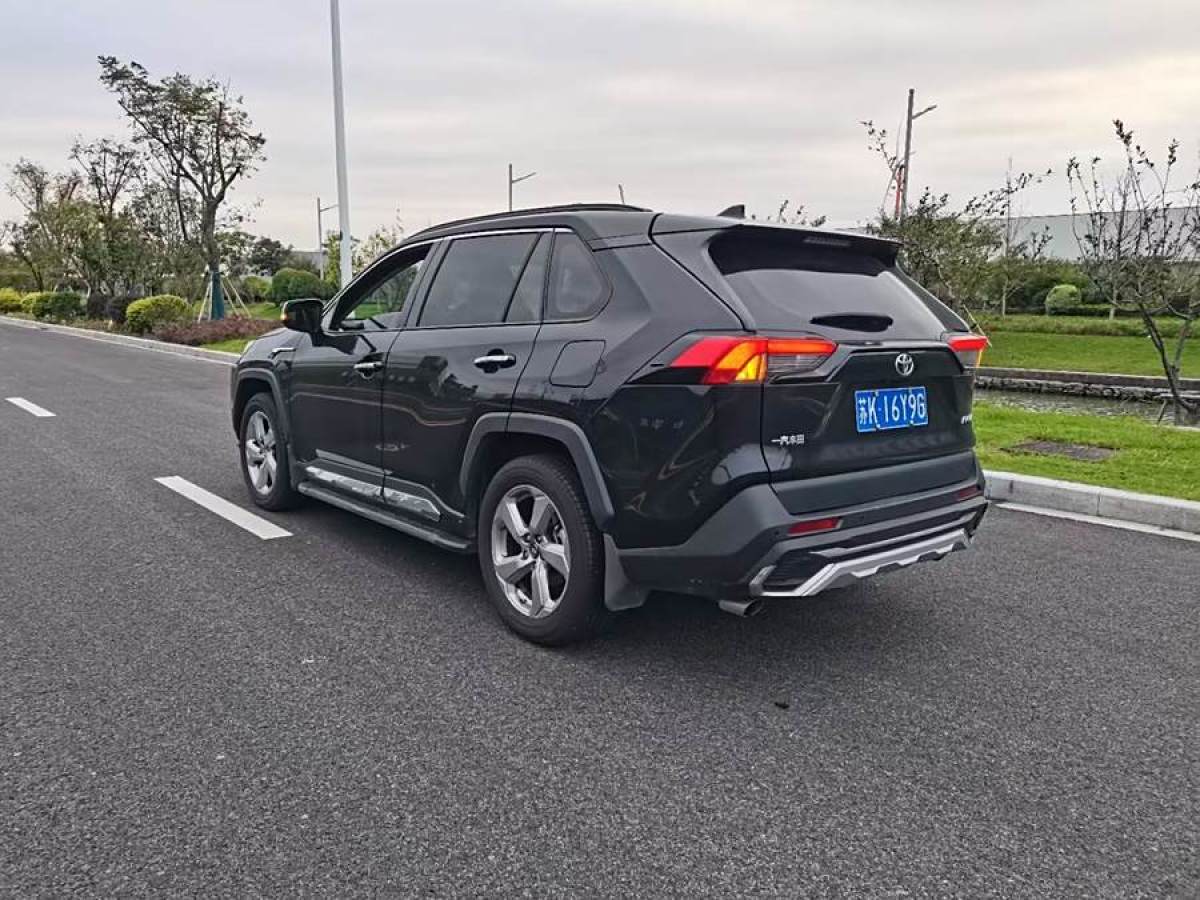 豐田 RAV4榮放  2020款 2.0L CVT兩驅(qū)風尚版圖片