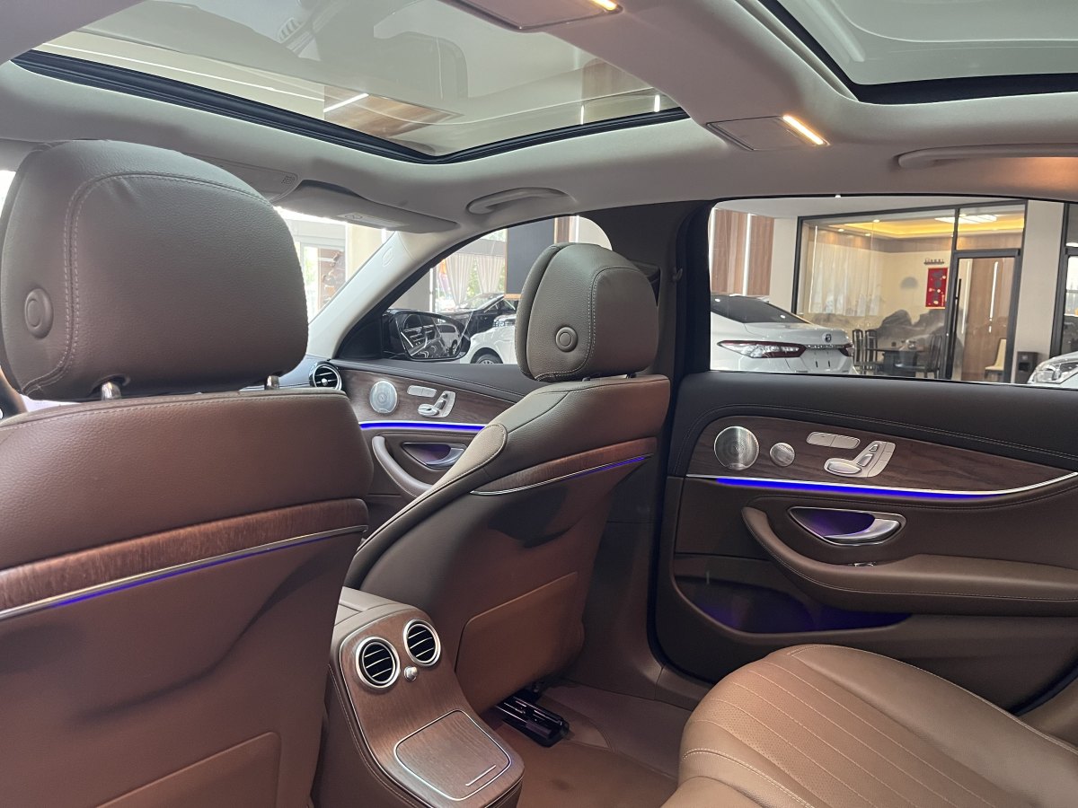 奔馳 奔馳E級  2023款 改款 E 300 L 豪華型圖片
