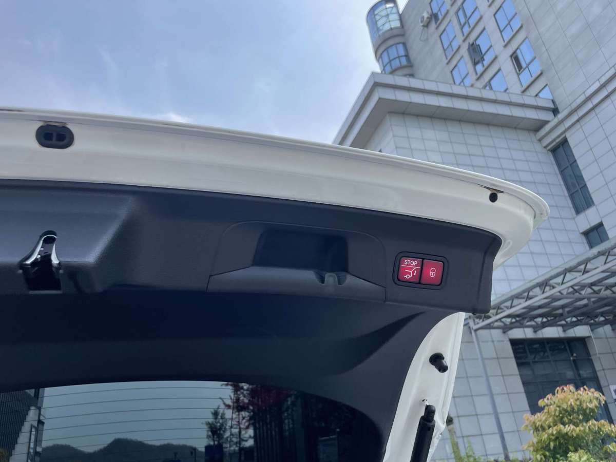奔驰 奔驰GLC  2021款 GLC 300 4MATIC 轿跑SUV图片
