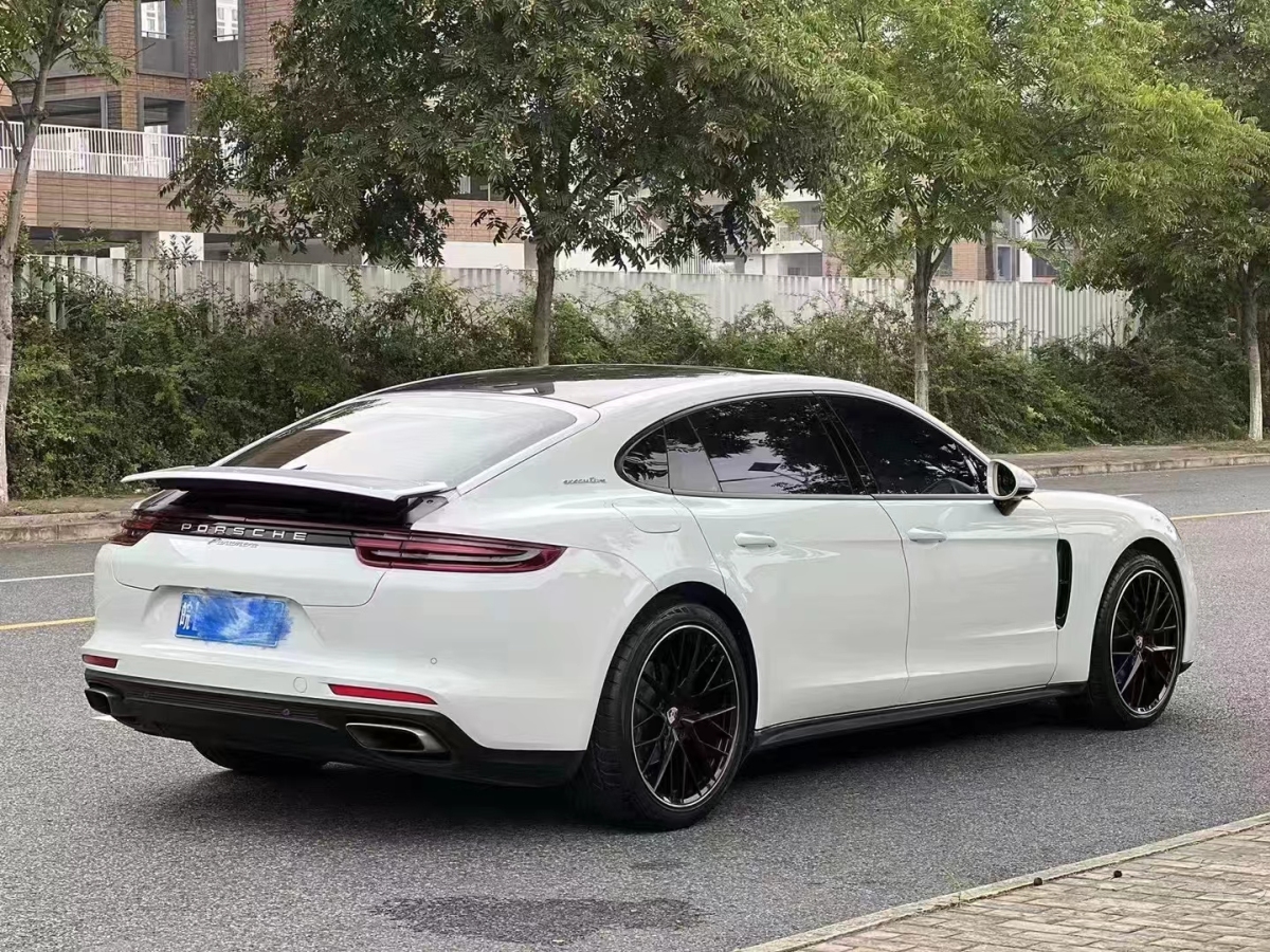 2018年10月保時(shí)捷 Panamera  2017款 Panamera 行政加長(zhǎng)版 3.0T