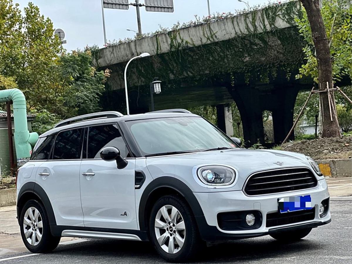 MINI COUNTRYMAN  2018款 1.5T COOPER ALL4 經(jīng)典派圖片