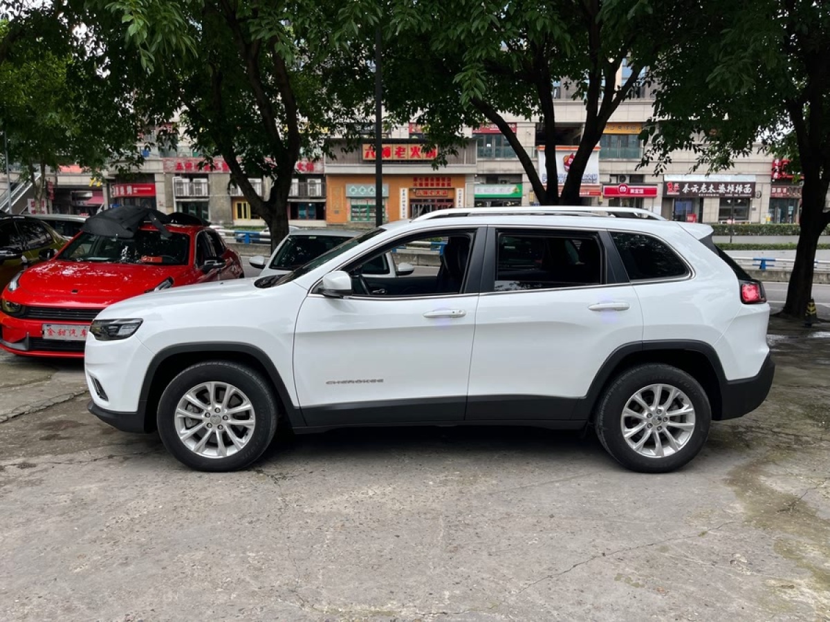 Jeep 自由光  2019款 2.0T 兩驅(qū)智享版 國VI圖片