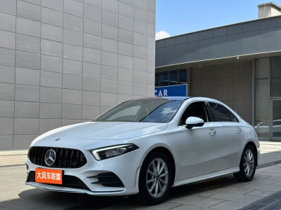 2019年4月 奔馳 奔馳A級(jí) 改款 A 200 L 運(yùn)動(dòng)轎車圖片