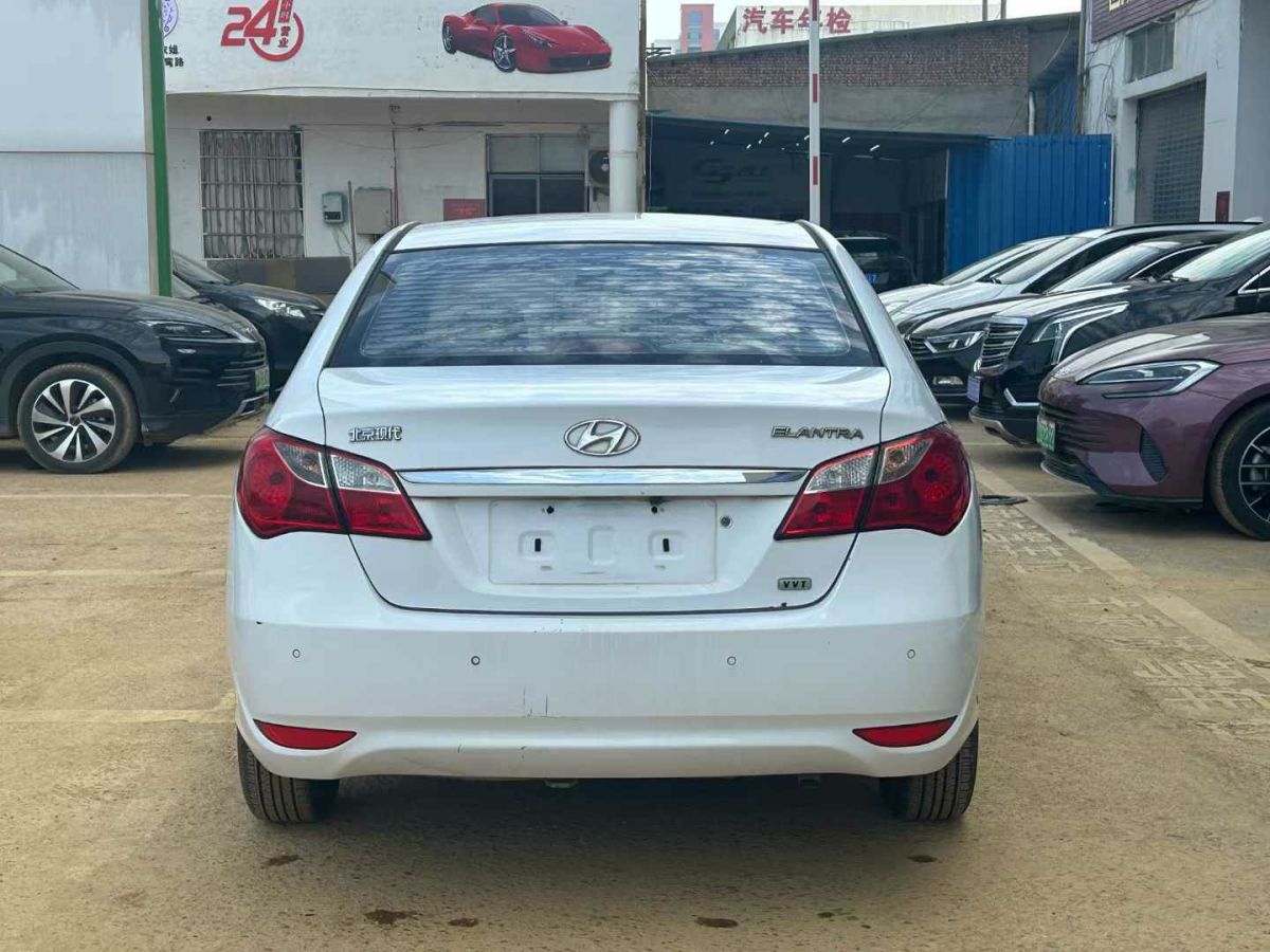 現(xiàn)代 朗動  2013款 1.6L 自動尊貴型圖片