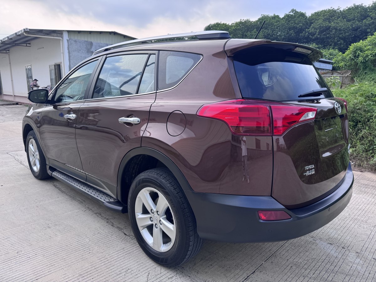 豐田 RAV4  2016款 榮放 2.0L CVT四驅(qū)新銳版圖片