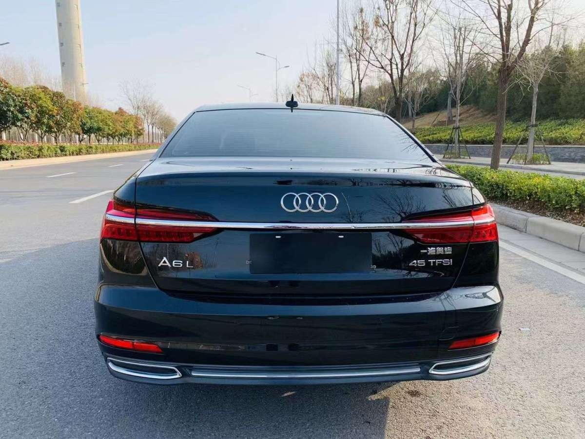 奥迪 奥迪a6l 2022款 45 tfsi 臻选动感型图片