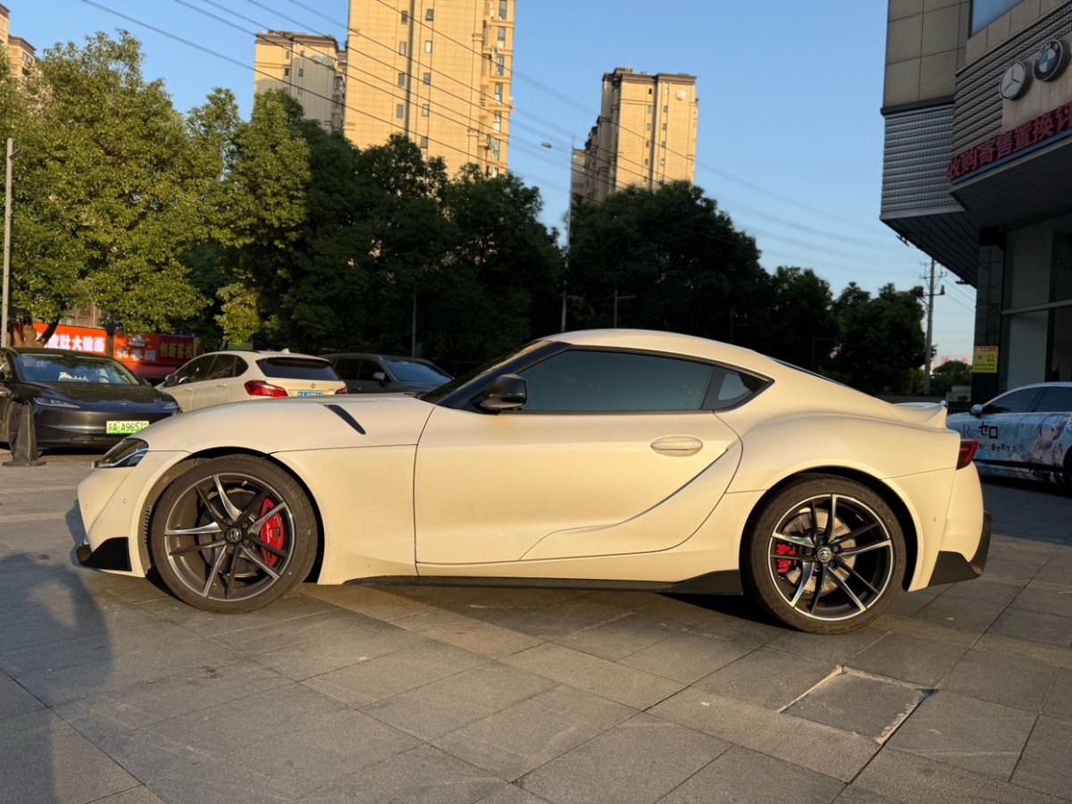 豐田 SUPRA  2022款 GR SUPRA 3.0T 標(biāo)準(zhǔn)型圖片