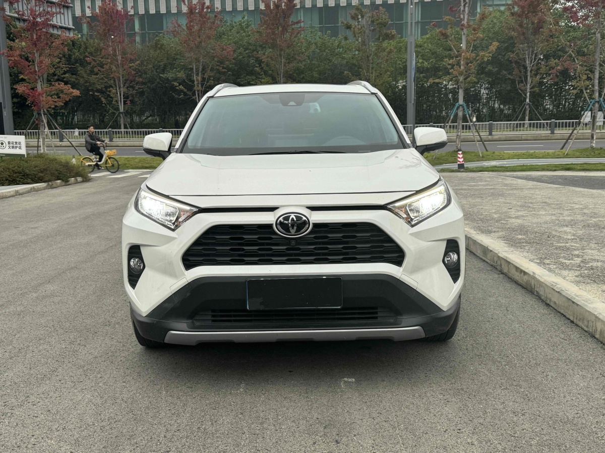 2020年6月豐田 RAV4  2018款 榮放 2.0L CVT兩驅(qū)風(fēng)尚版