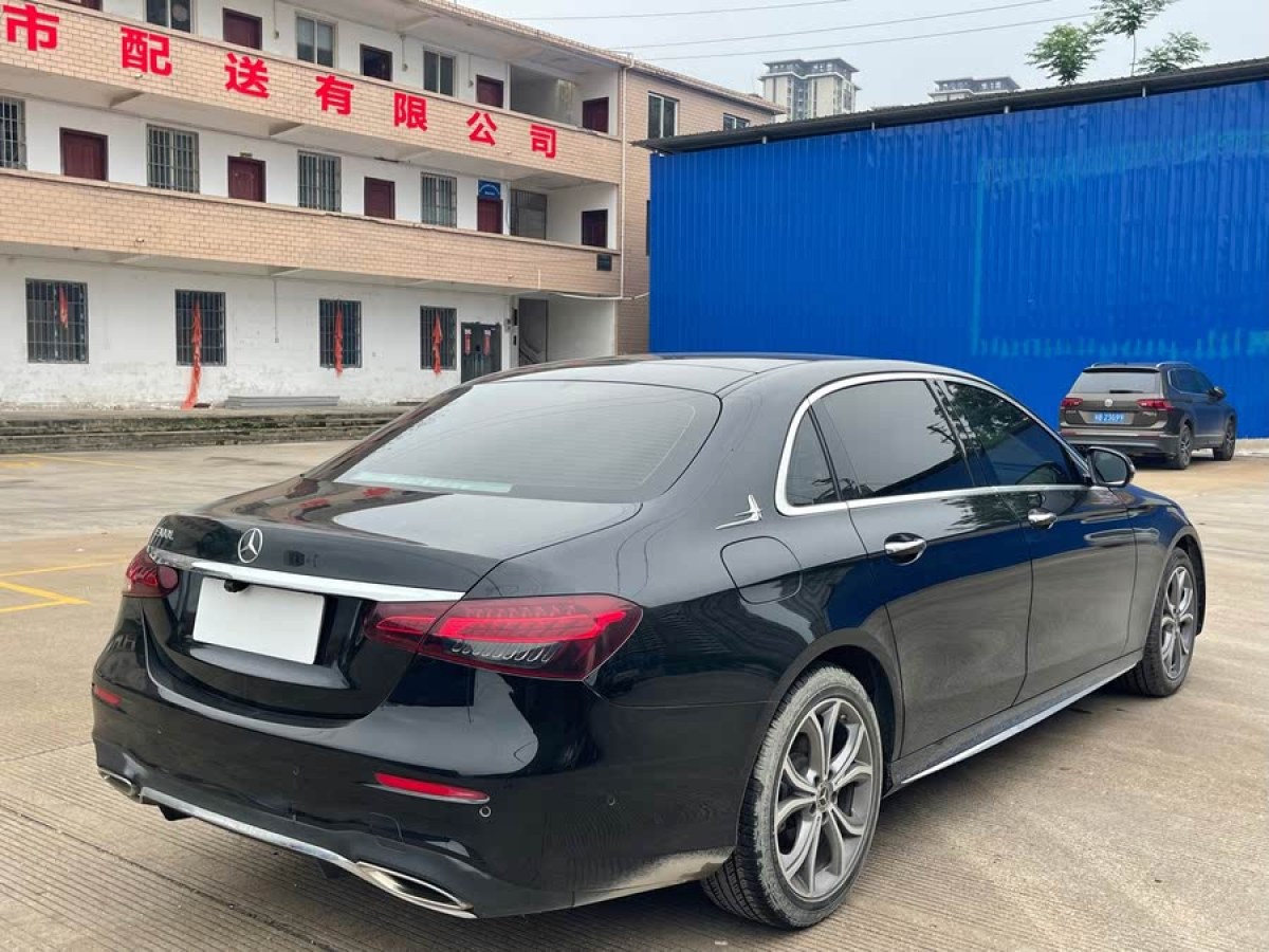 奔馳 奔馳E級(jí)  2021款 改款 E 300 L 運(yùn)動(dòng)豪華型圖片