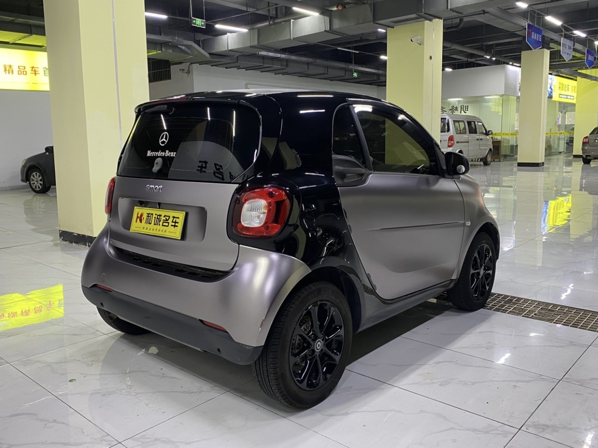 2016年12月smart fortwo  2015款 1.0L 52千瓦硬頂靈動(dòng)版