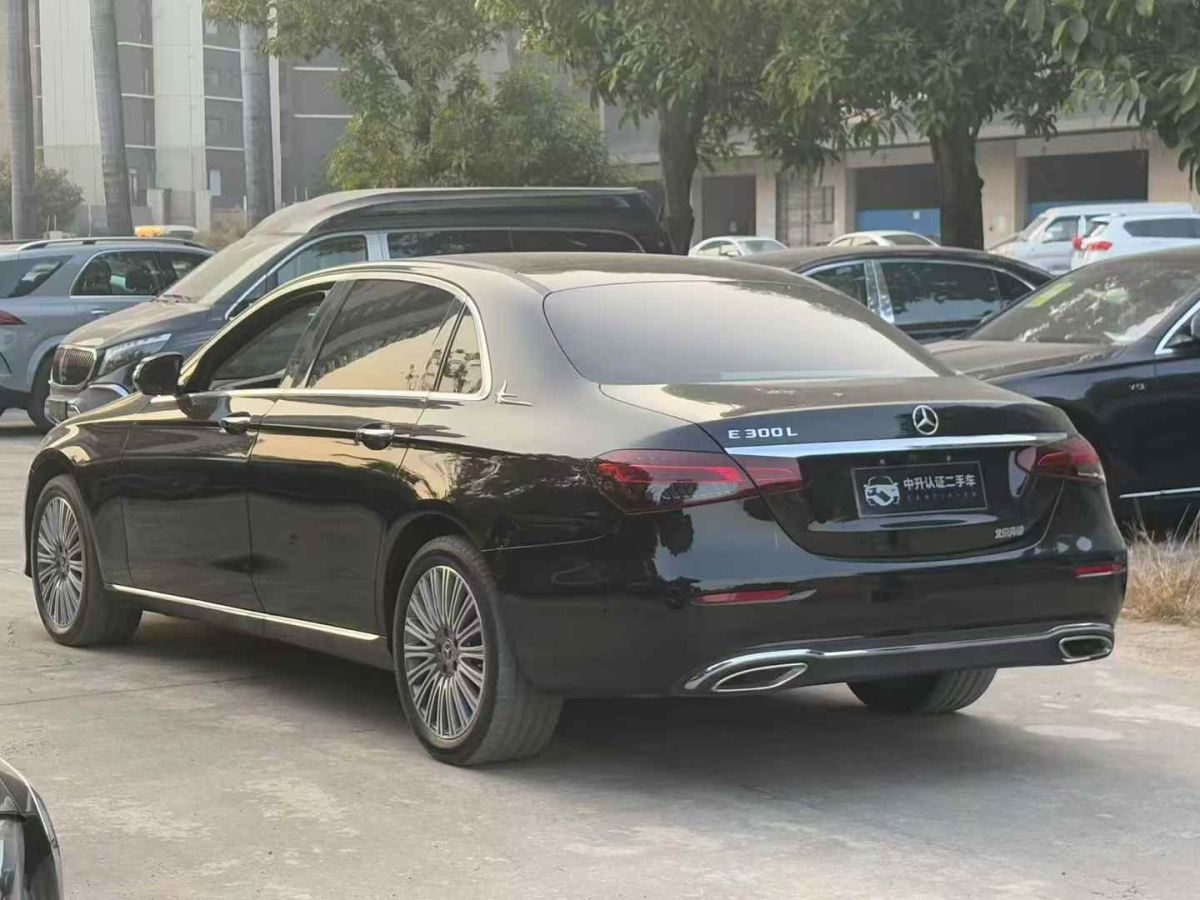 奔馳 奔馳E級(jí)  2022款 E 300 L 豪華型圖片