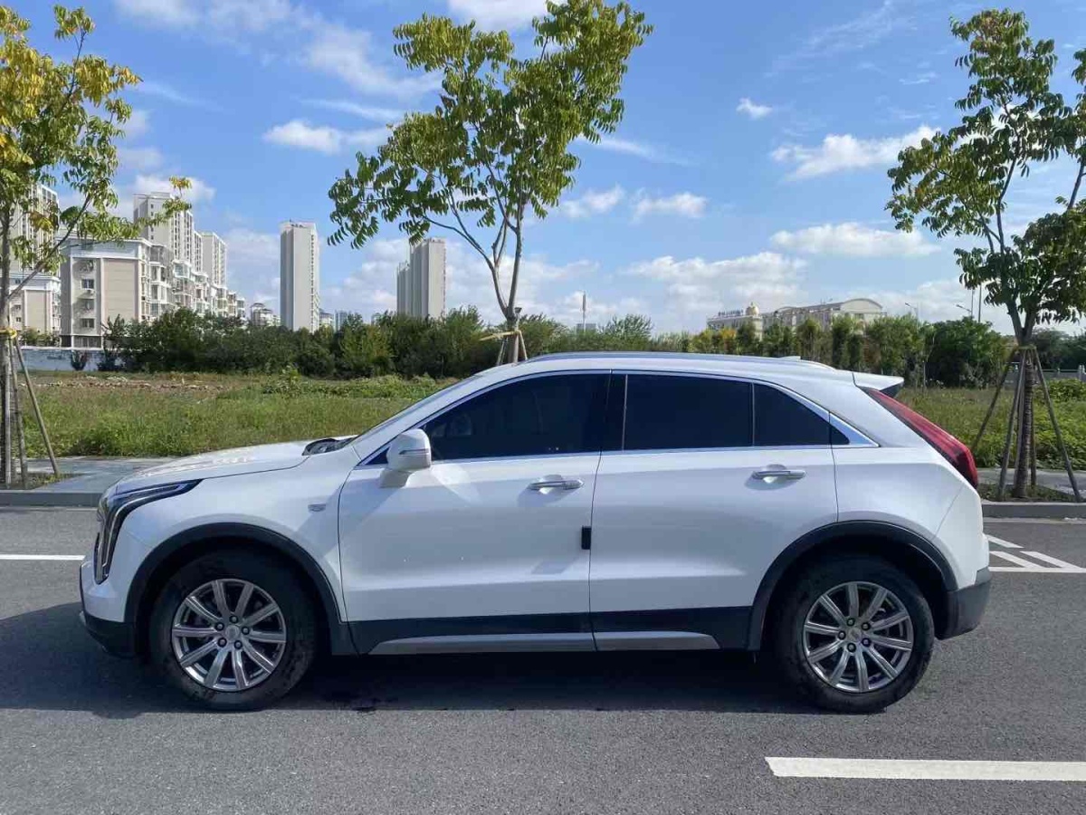 凱迪拉克 XT4  2022款 28T 兩驅尊貴型圖片