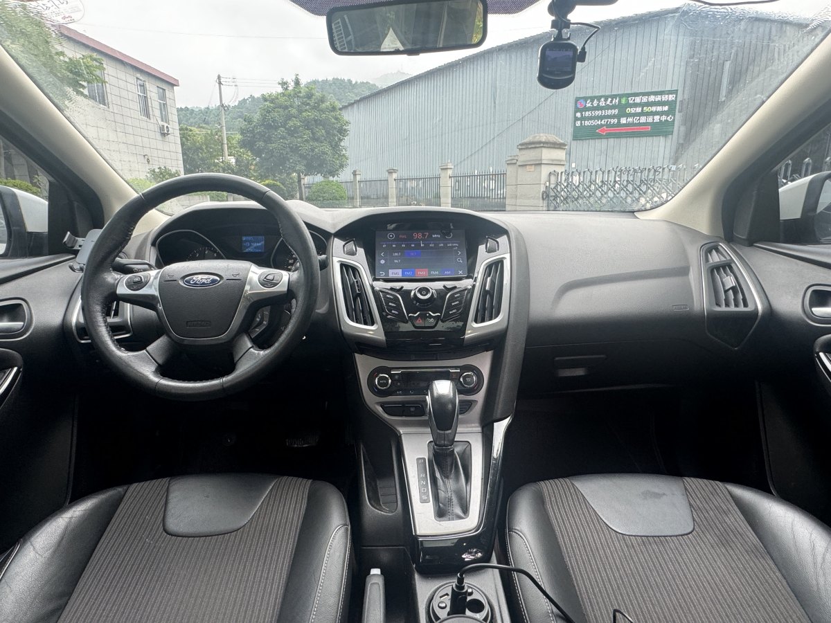 福特 ?？怂? 2012款 三廂 1.6L 自動風尚型圖片