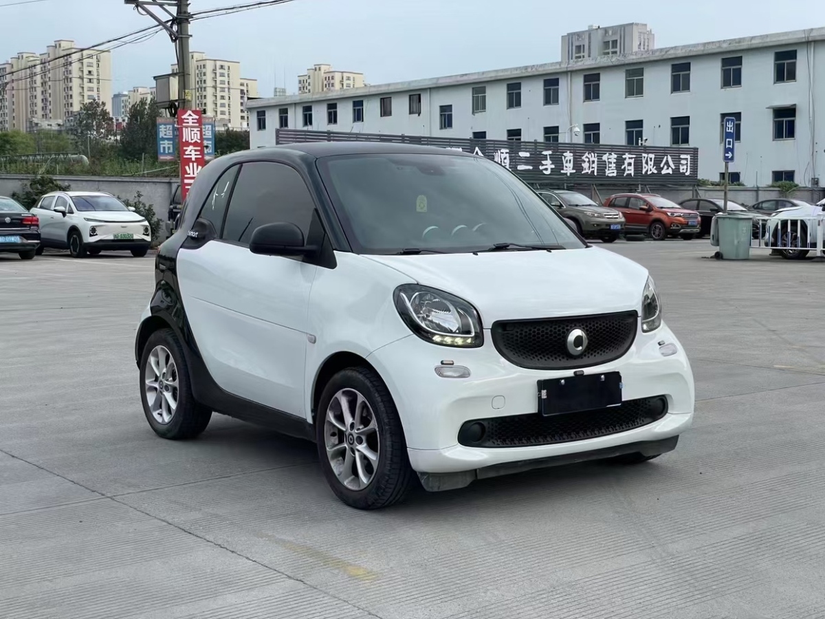 2016年3月smart fortwo  2015款 1.0L 52千瓦硬頂靈動版