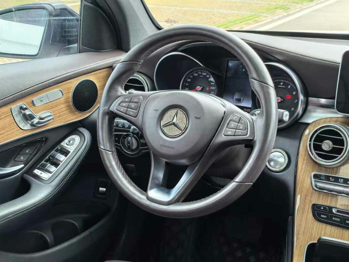 奔馳 奔馳C級(jí)  2019款 C 300 轎跑車圖片