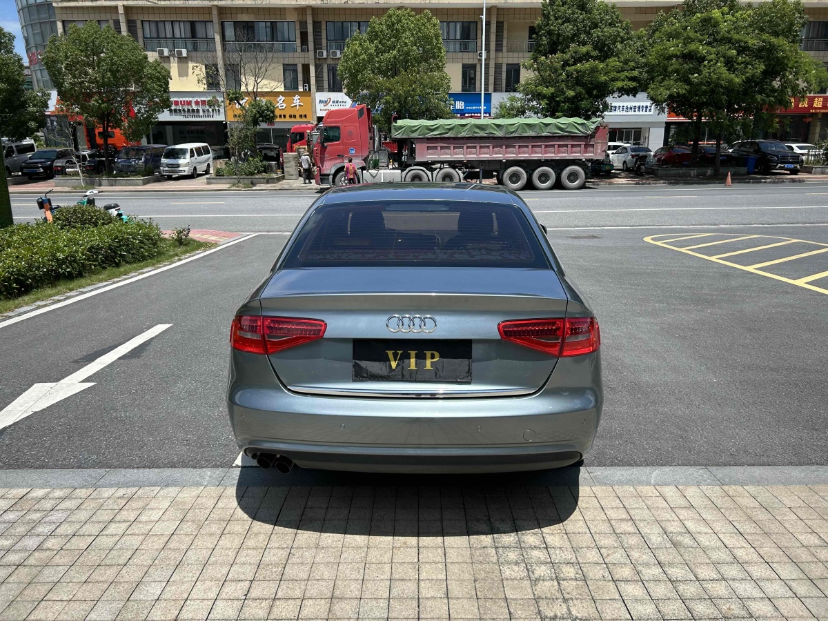 奧迪 奧迪A4L  2013款 35 TFSI 自動標(biāo)準(zhǔn)型圖片