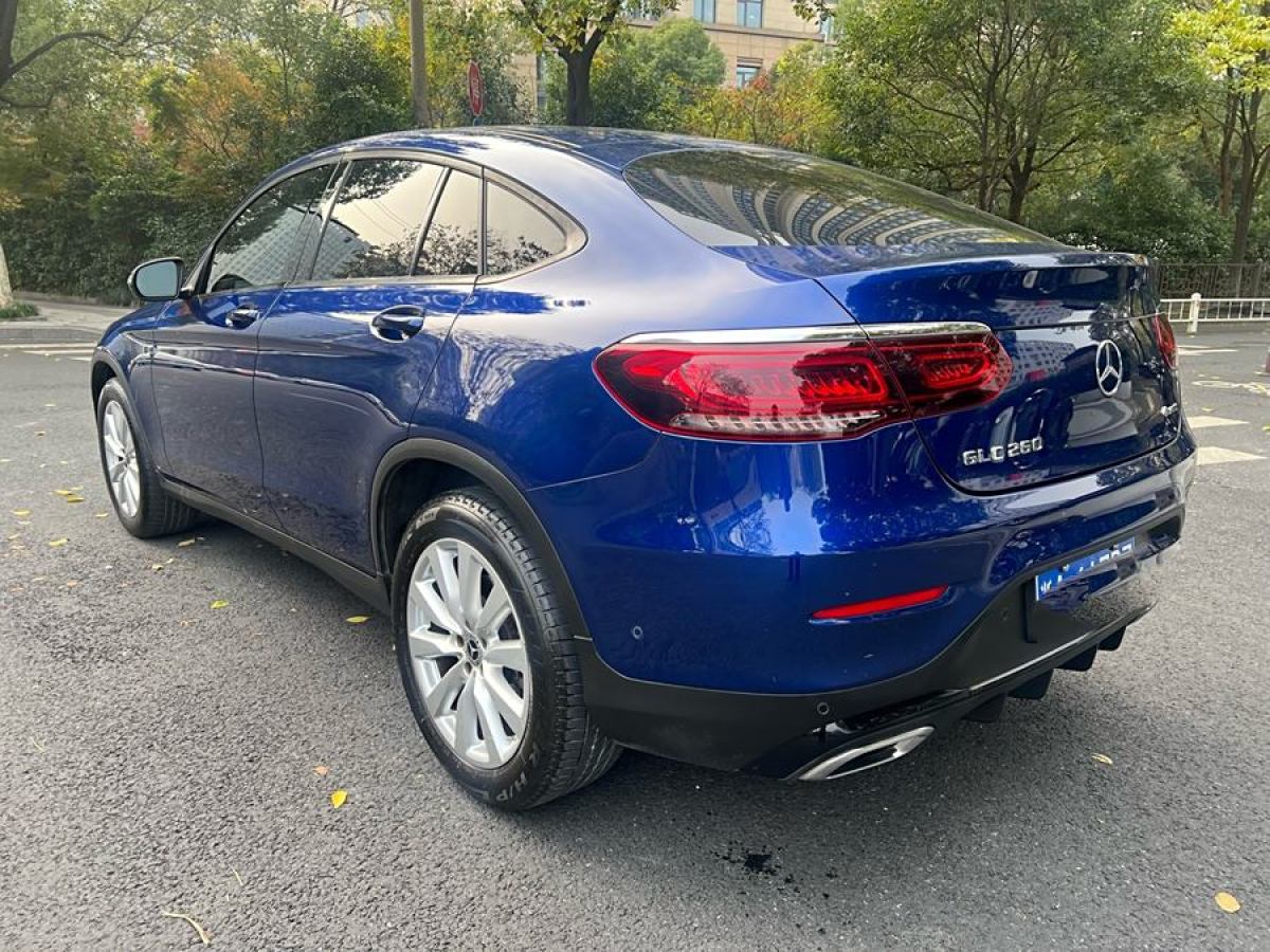 奔馳 奔馳GLC  2021款 GLC 260 4MATIC 轎跑SUV圖片