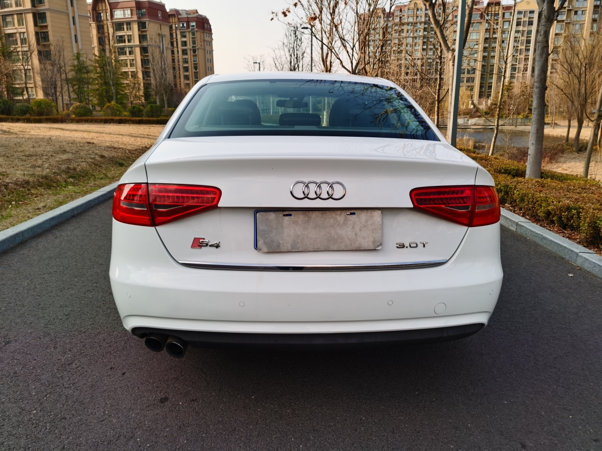 2014年3月奧迪 奧迪A4L  2013款 35 TFSI 自動標(biāo)準(zhǔn)型