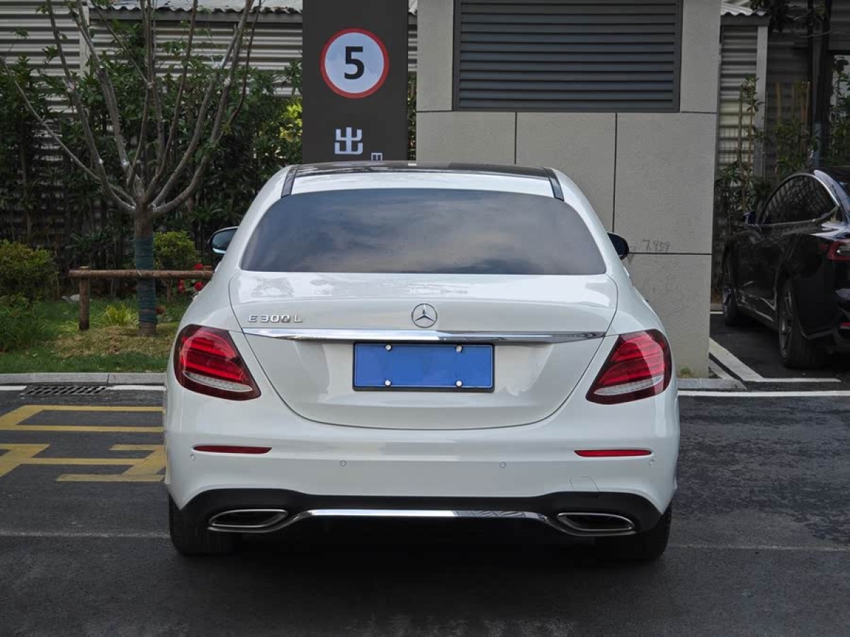 奔馳 奔馳E級(jí)  2019款 改款 E 300 L 運(yùn)動(dòng)時(shí)尚型圖片