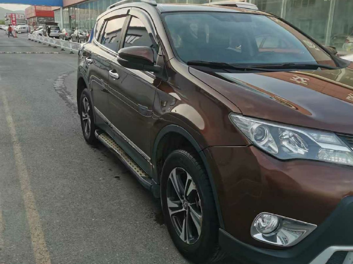豐田 RAV4榮放  2015款 2.0L CVT兩驅(qū)都市版圖片