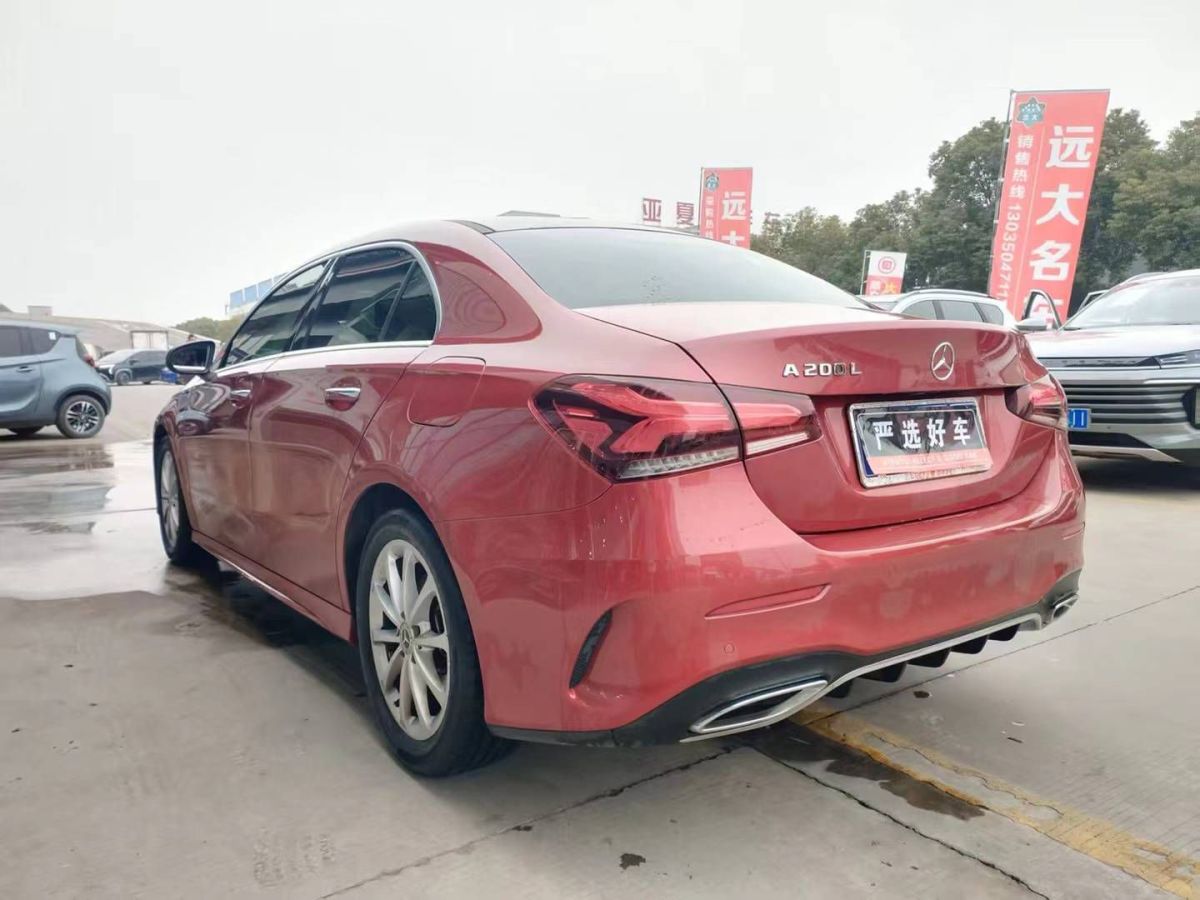 奔馳 奔馳A級  2019款  A 220 L 4MATIC 運動轎車圖片