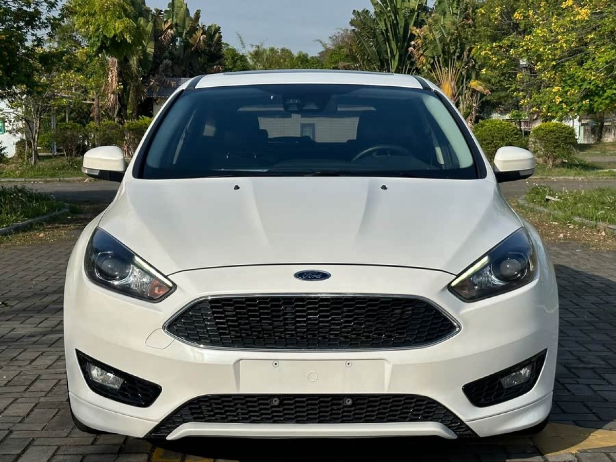 福特 ?？怂? 2017款 兩廂 EcoBoost 180 自動(dòng)運(yùn)動(dòng)型圖片
