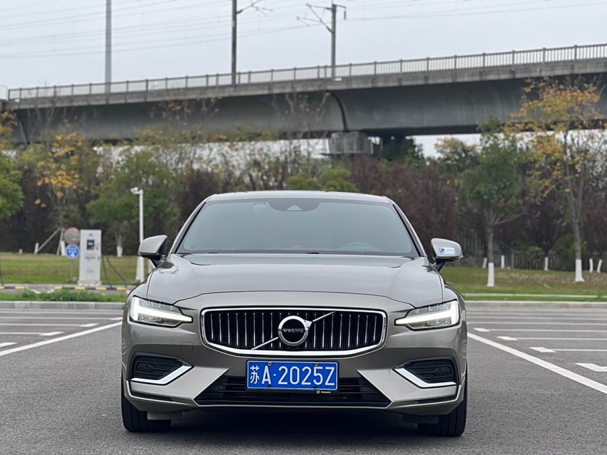 沃爾沃 S60L  2021款 T4 智遠(yuǎn)豪華版圖片