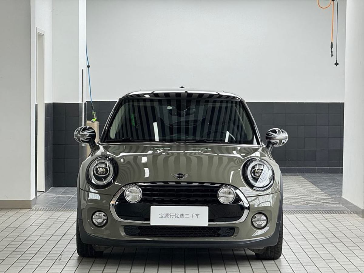 MINI COUNTRYMAN  2018款 1.5T COOPER 經(jīng)典派圖片