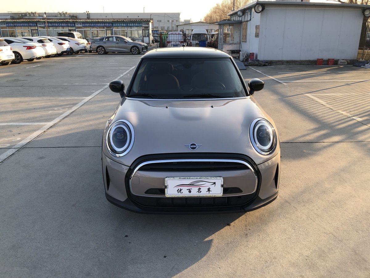 MINI MINI  2022款 改款 1.5T COOPER 藝術(shù)家圖片