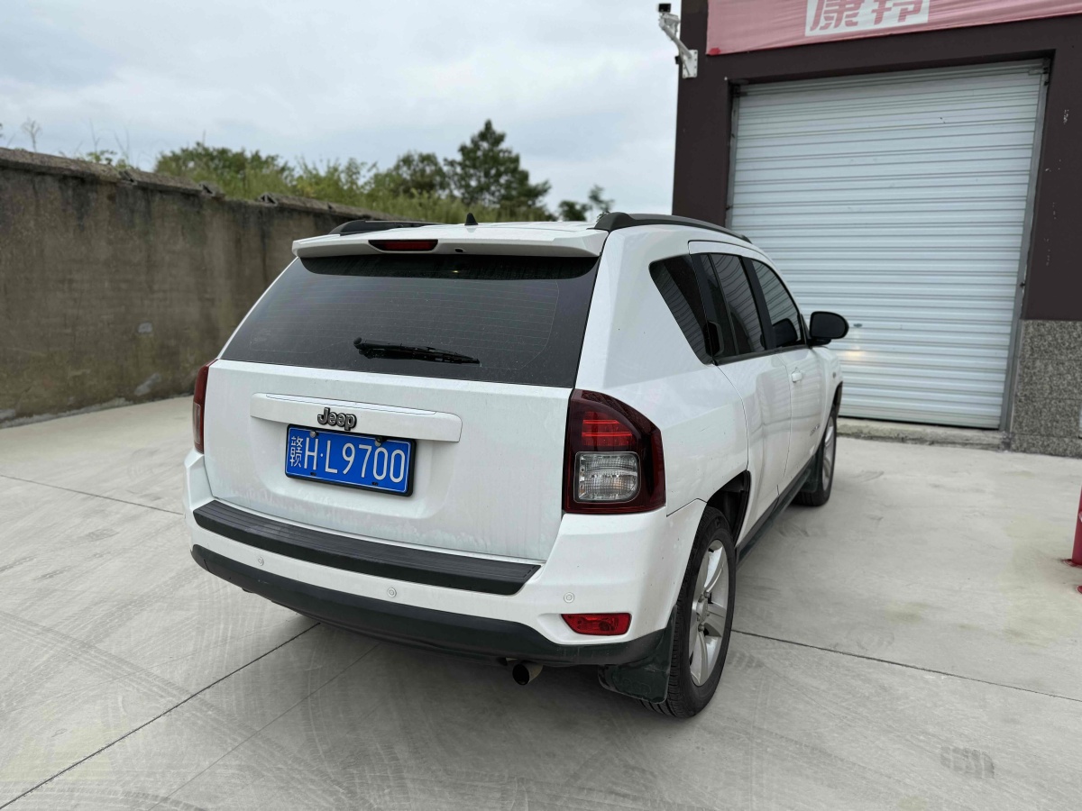 Jeep 指南者  2014款 2.0L 兩驅(qū)運動版圖片