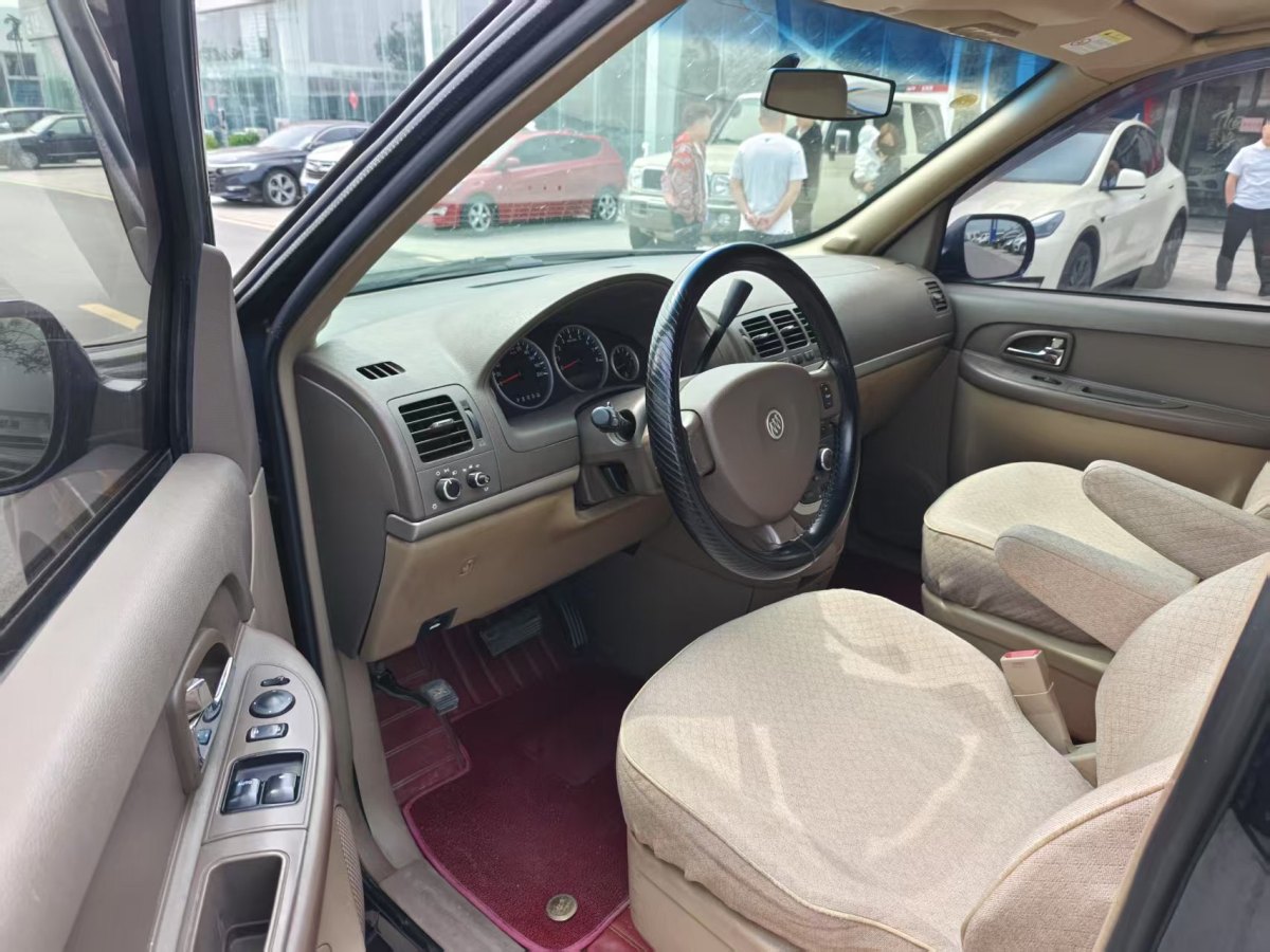別克 GL8  2014款 2.4L 經典版圖片