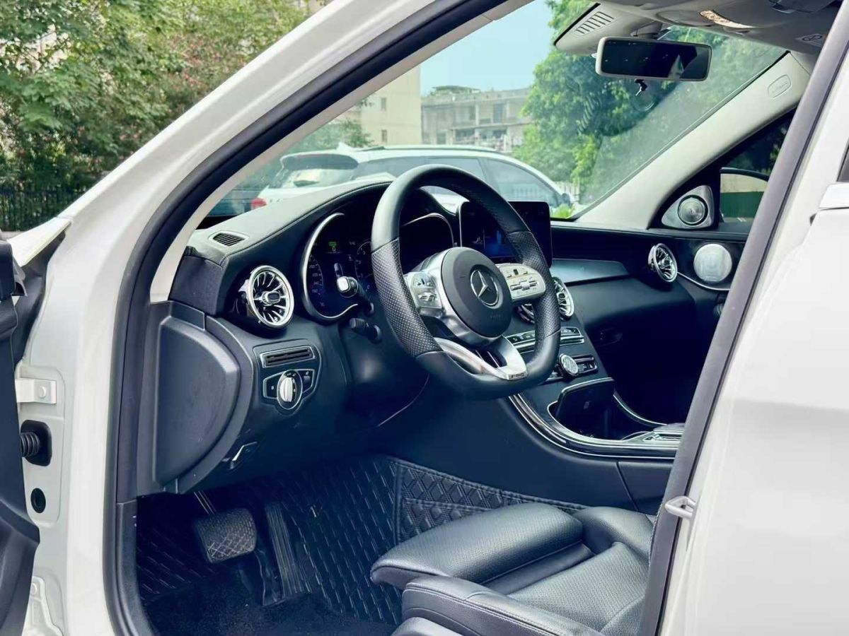 奔馳 奔馳C級(jí)  2019款 C 300 L圖片