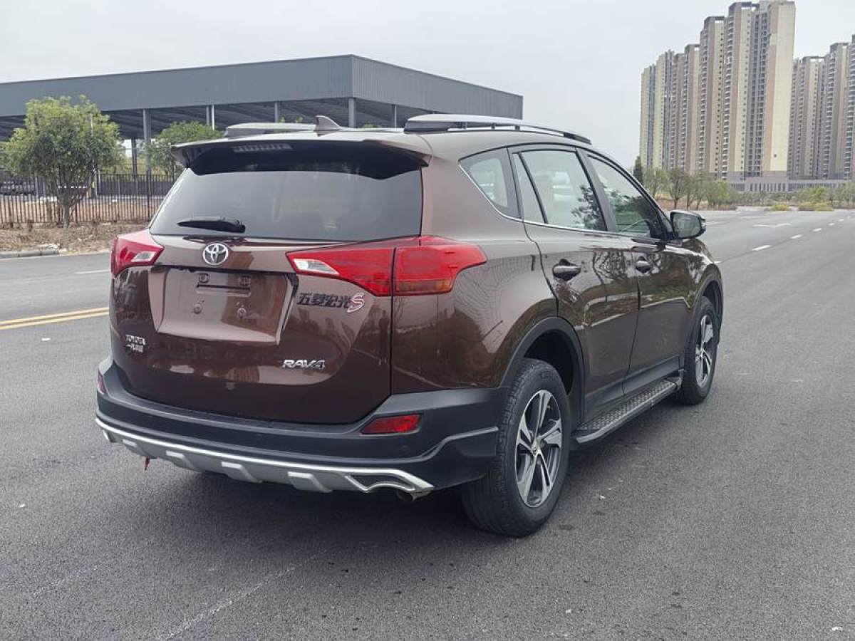 豐田 RAV4榮放  2015款 2.0L CVT兩驅(qū)風(fēng)尚版圖片