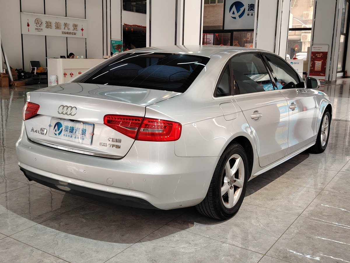 2013年9月奧迪 奧迪A4L  2013款 35 TFSI 自動(dòng)標(biāo)準(zhǔn)型