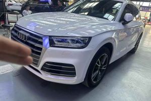 奧迪Q3 奧迪  35 TFSI 時(shí)尚動(dòng)感型