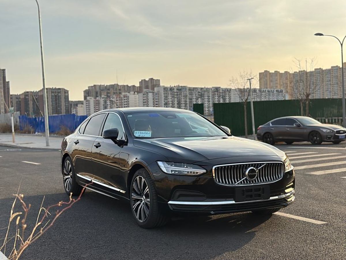 2025年3月沃爾沃 S90  2025款 B5 智遠(yuǎn)豪華版