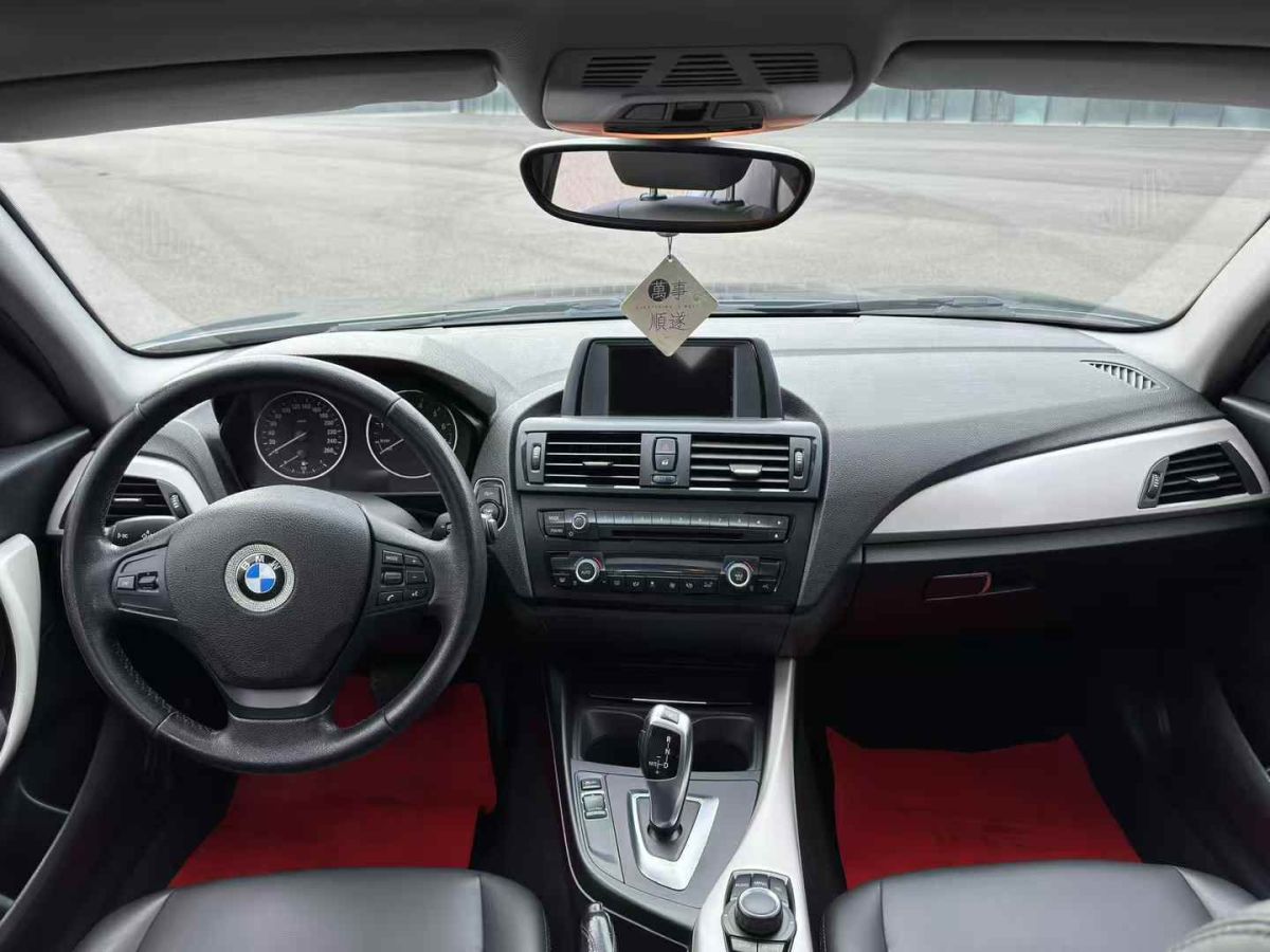 寶馬 寶馬5系  2014款 528i xDrive 2.0T 設(shè)計套裝圖片