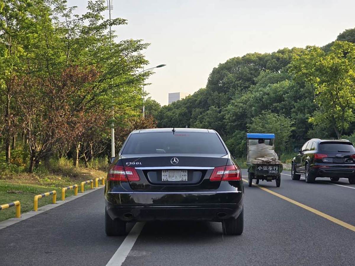 奔馳 奔馳E級(jí)  2013款 E 260 L CGI時(shí)尚型圖片