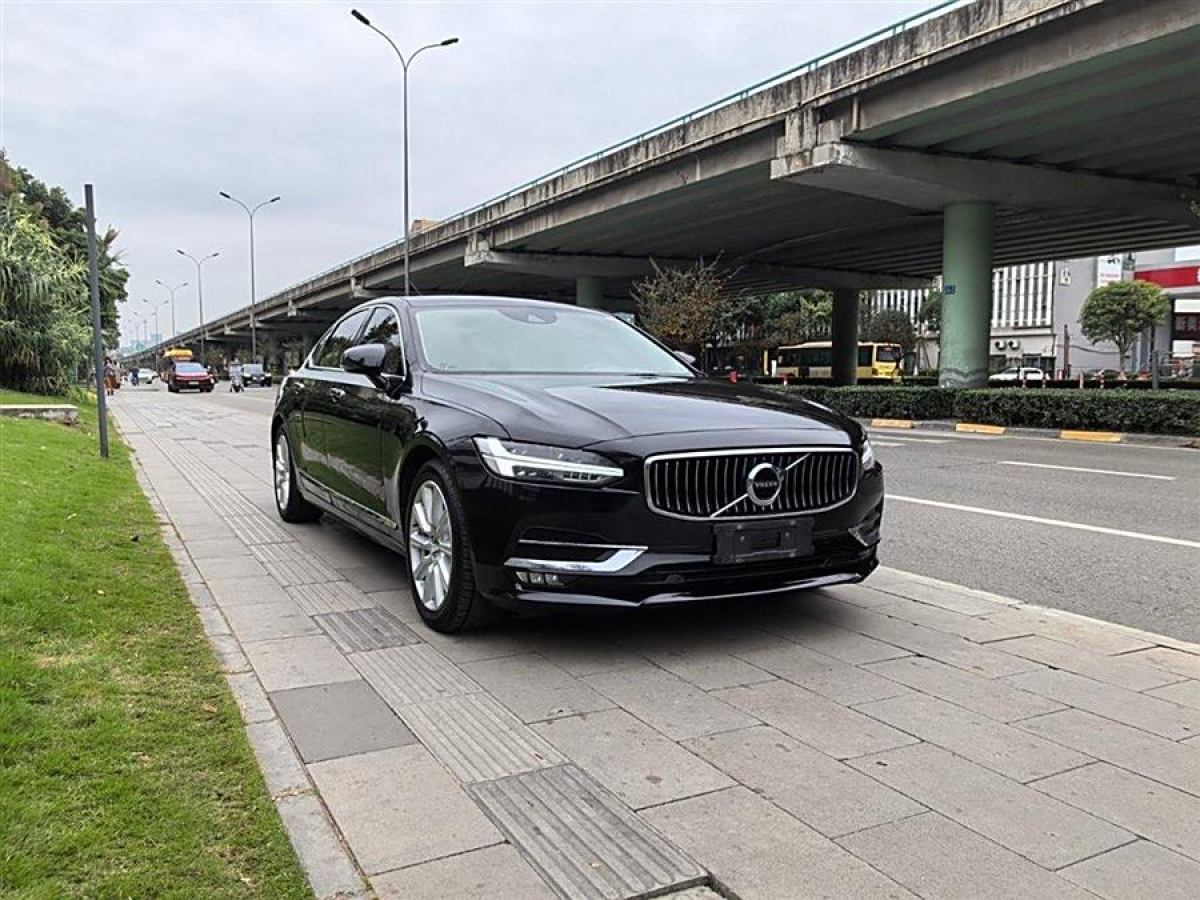 沃爾沃 S90  2020款 改款 T5 智遠(yuǎn)豪華版圖片