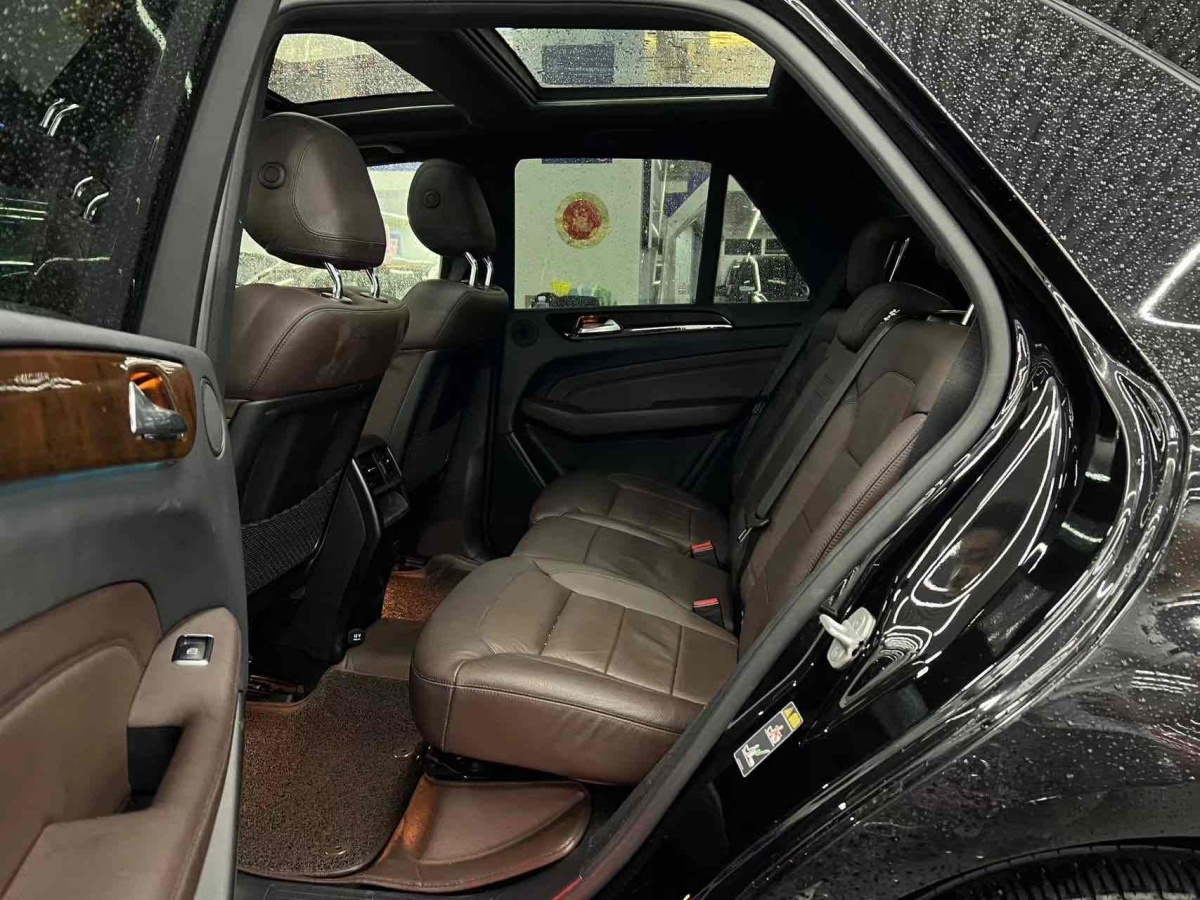 2015年6月奔驰 奔驰M级  2014款 ML 400 4MATIC豪华型