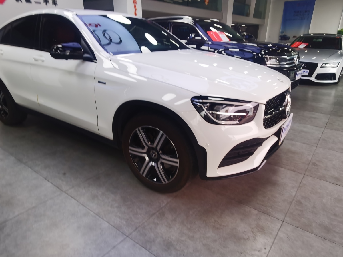 2022年4月奔馳 奔馳GLC  2022款 改款 GLC 260 4MATIC 轎跑SUV