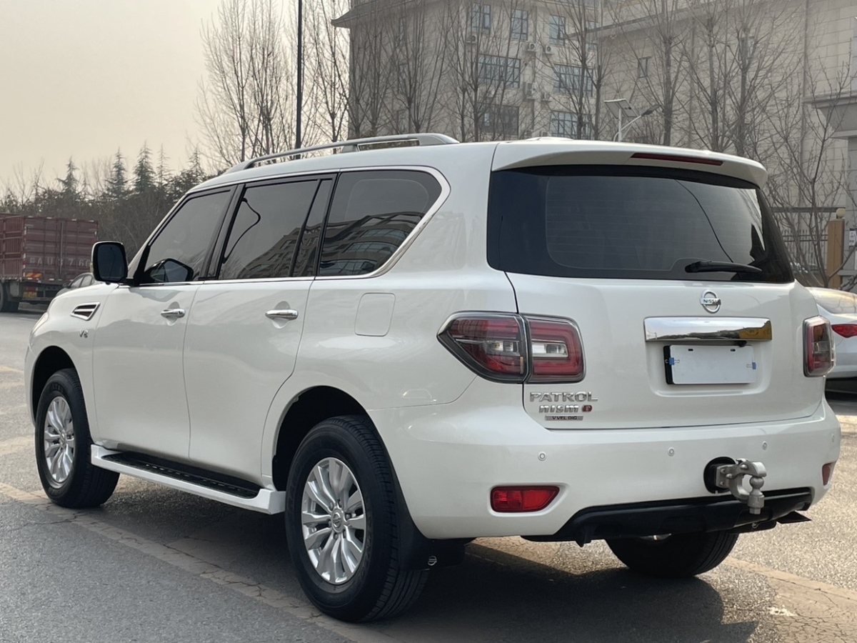 日產(chǎn) 途樂  2018款 4.0L 領(lǐng)英型圖片