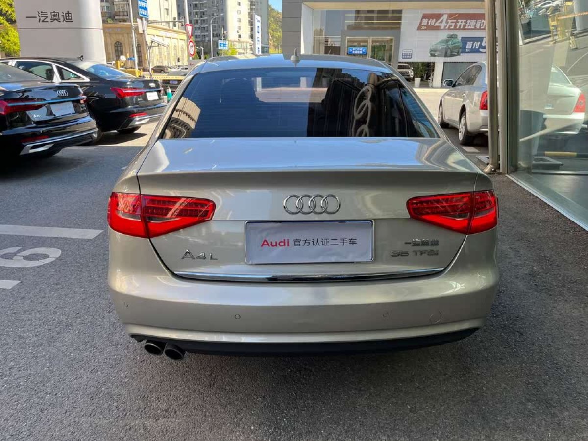 奧迪 奧迪A4L  2015款 35 TFSI 自動(dòng)技術(shù)型圖片