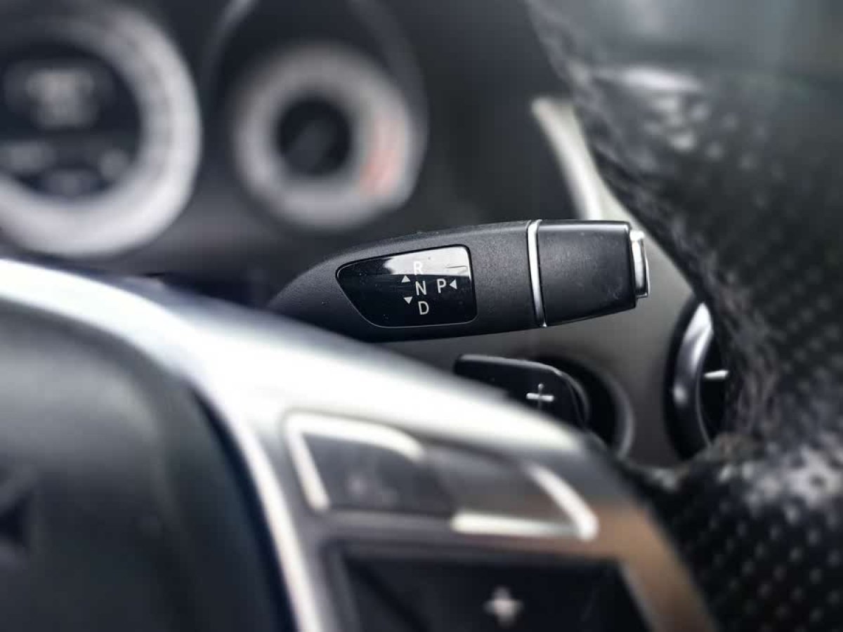 奔馳 奔馳GLK級  2015款 GLK 260 4MATIC 時尚型 極致版圖片