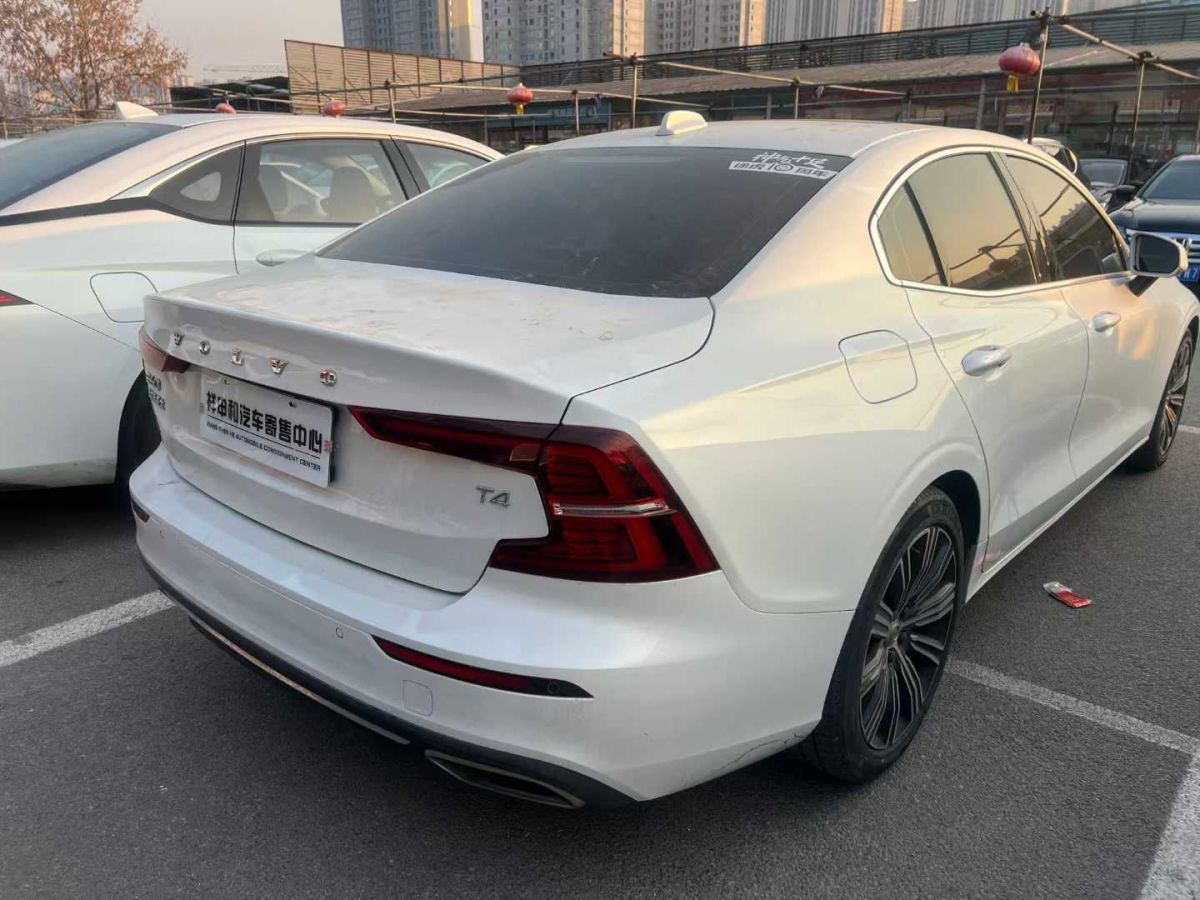 沃爾沃 S60L  2020款  T5 智進(jìn)進(jìn)階版圖片