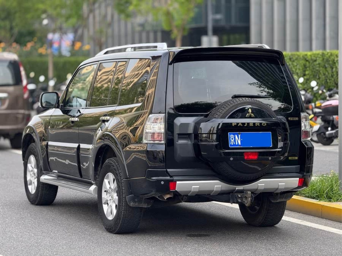 三菱 帕杰羅  2009款 3.8L 五門 尊貴版圖片